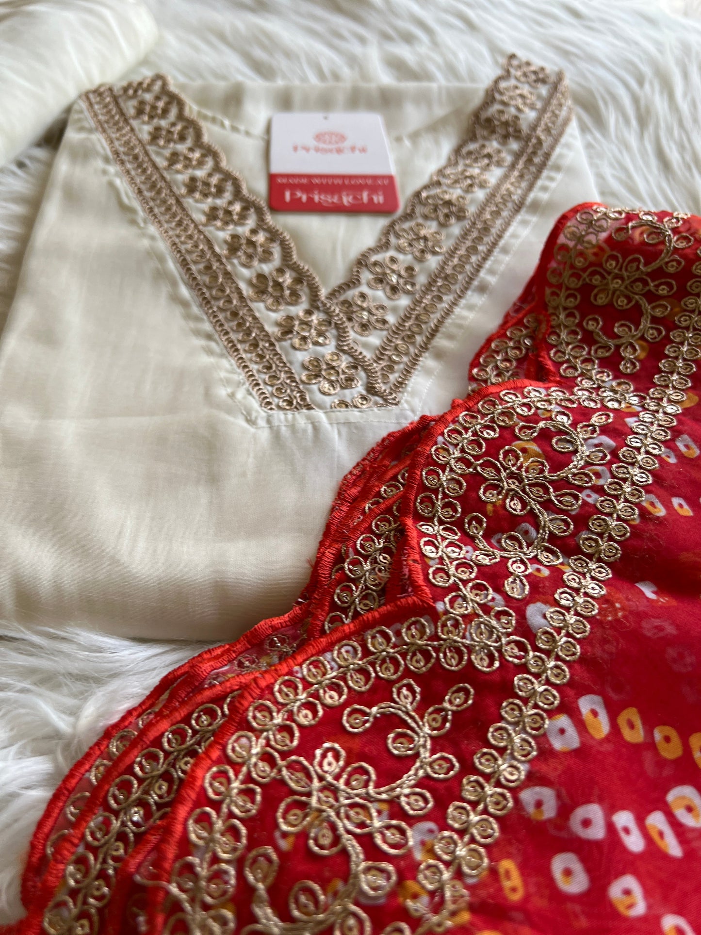 Off White Lilac silk kurta set with Red Lbandhani dupatta