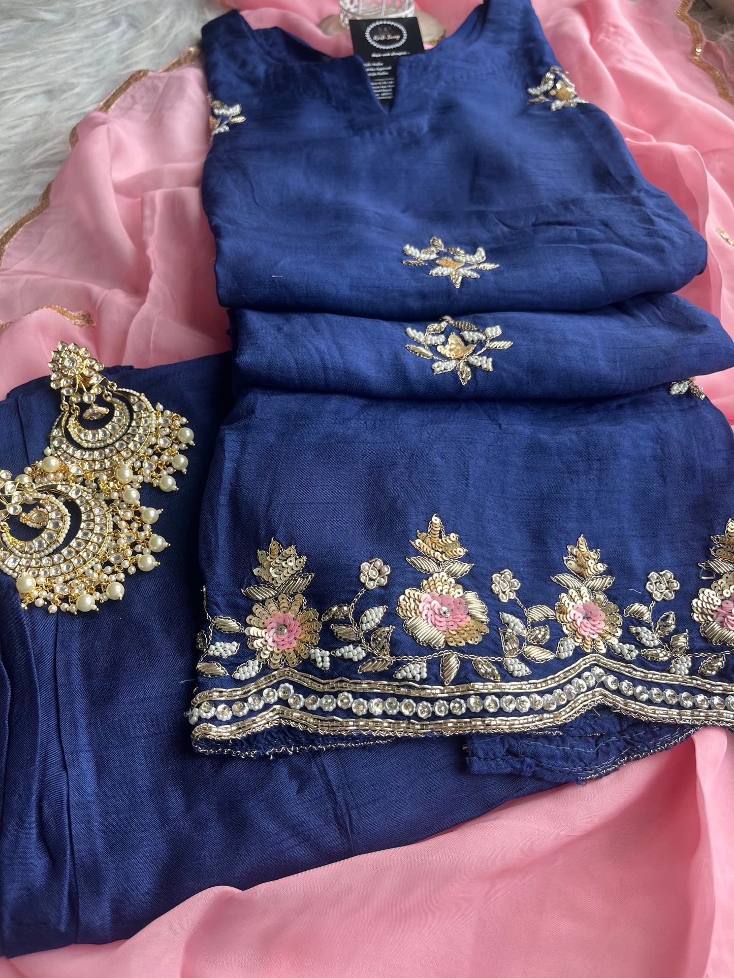 “AARNA” Premium Dola Silk Kurta Set In Navy Blue 💕🧿