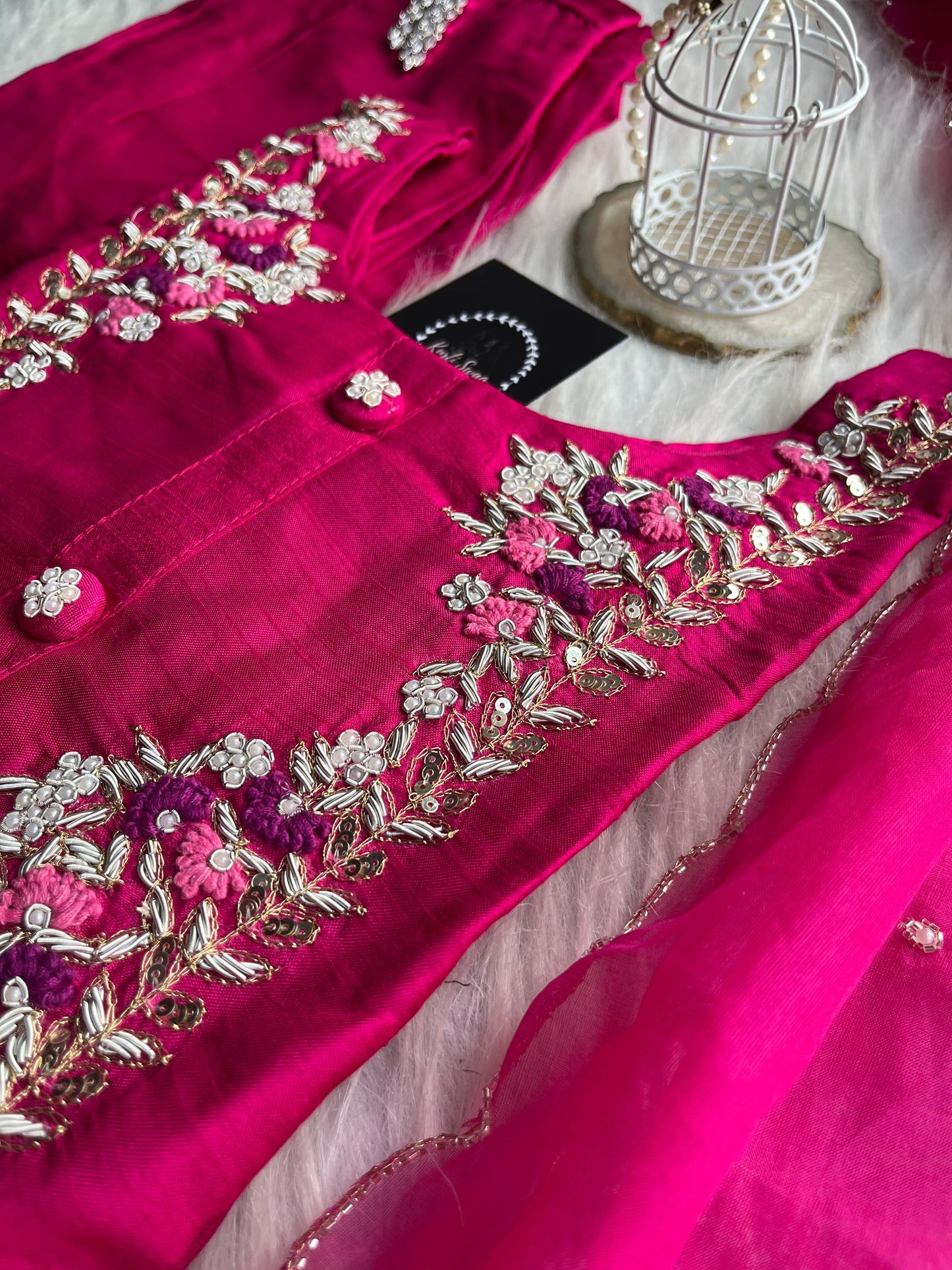 “AADYA” Dola Silk Festive Set In Pink & Red ✨💕