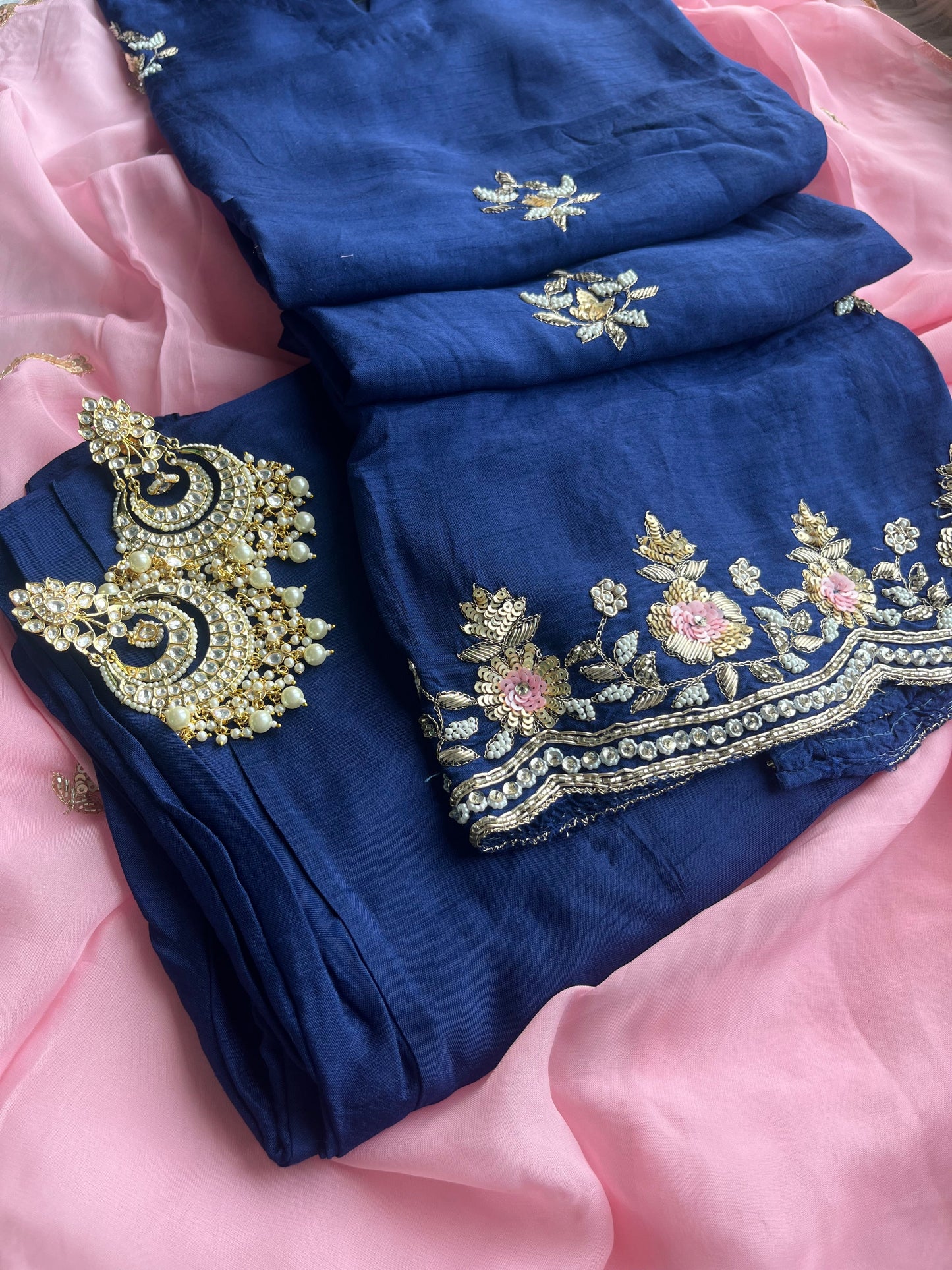 “AARNA” Premium Dola Silk Kurta Set In Navy Blue 💕🧿
