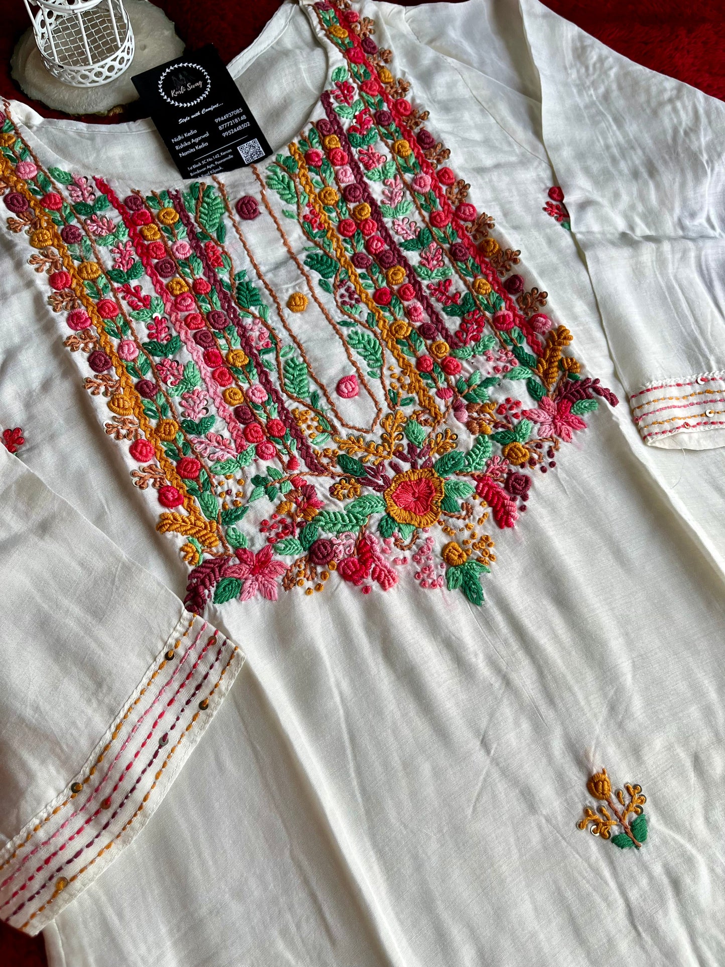 “AARYA” Dola Silk Suit In Off White With Thread Embroidery ✨❤️