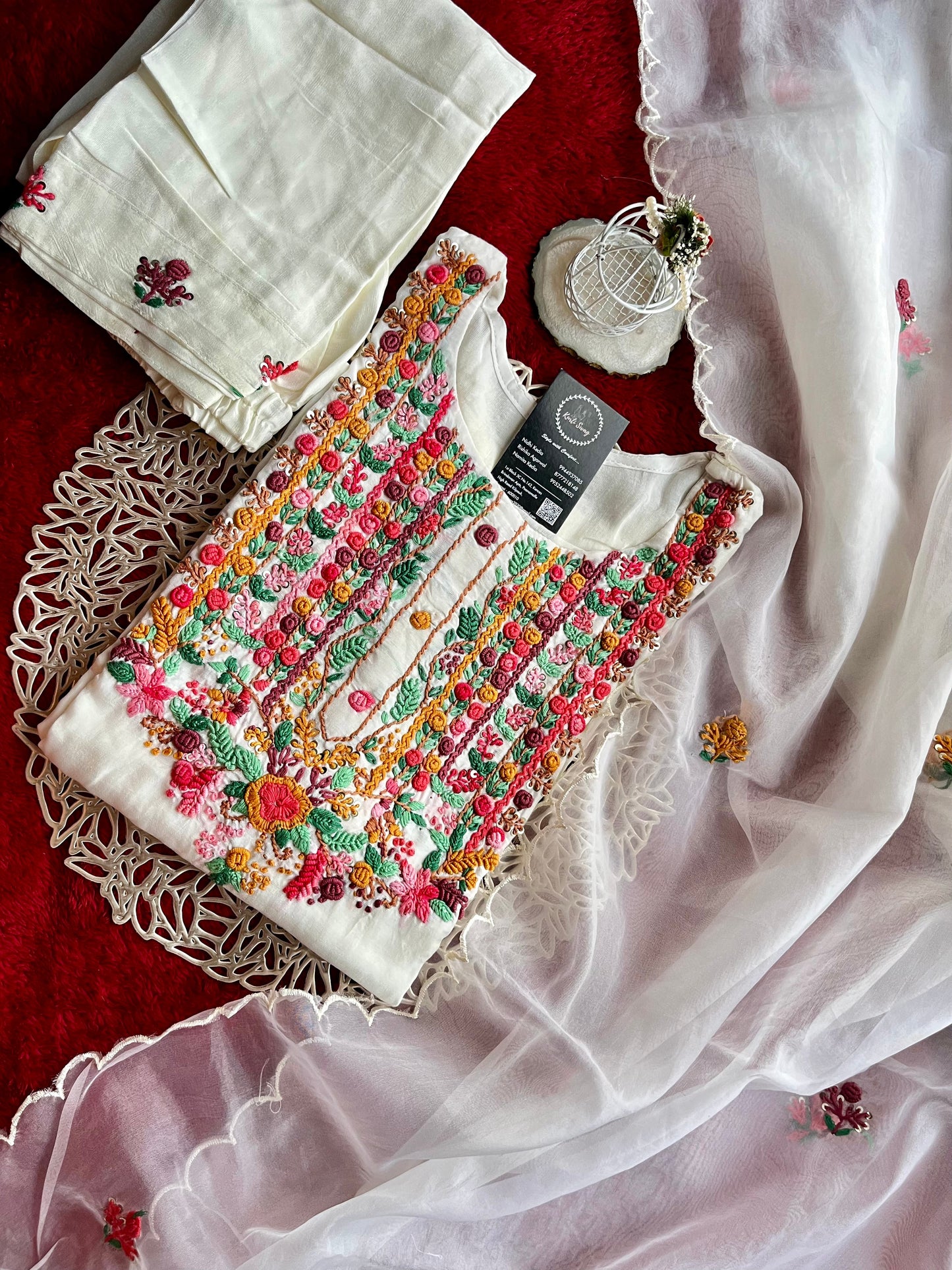 “AARYA” Dola Silk Suit In Off White With Thread Embroidery ✨❤️