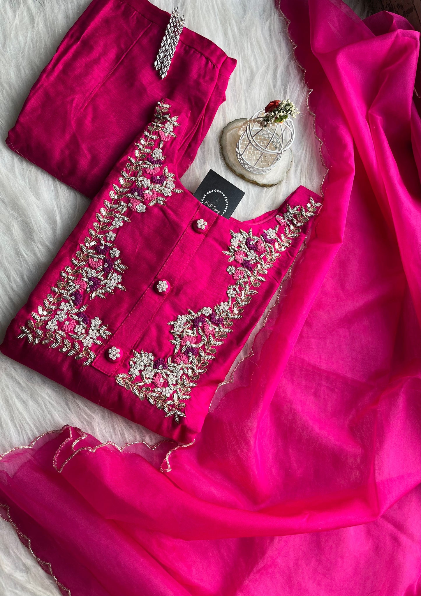 “AADYA” Dola Silk Festive Set In Pink & Red ✨💕