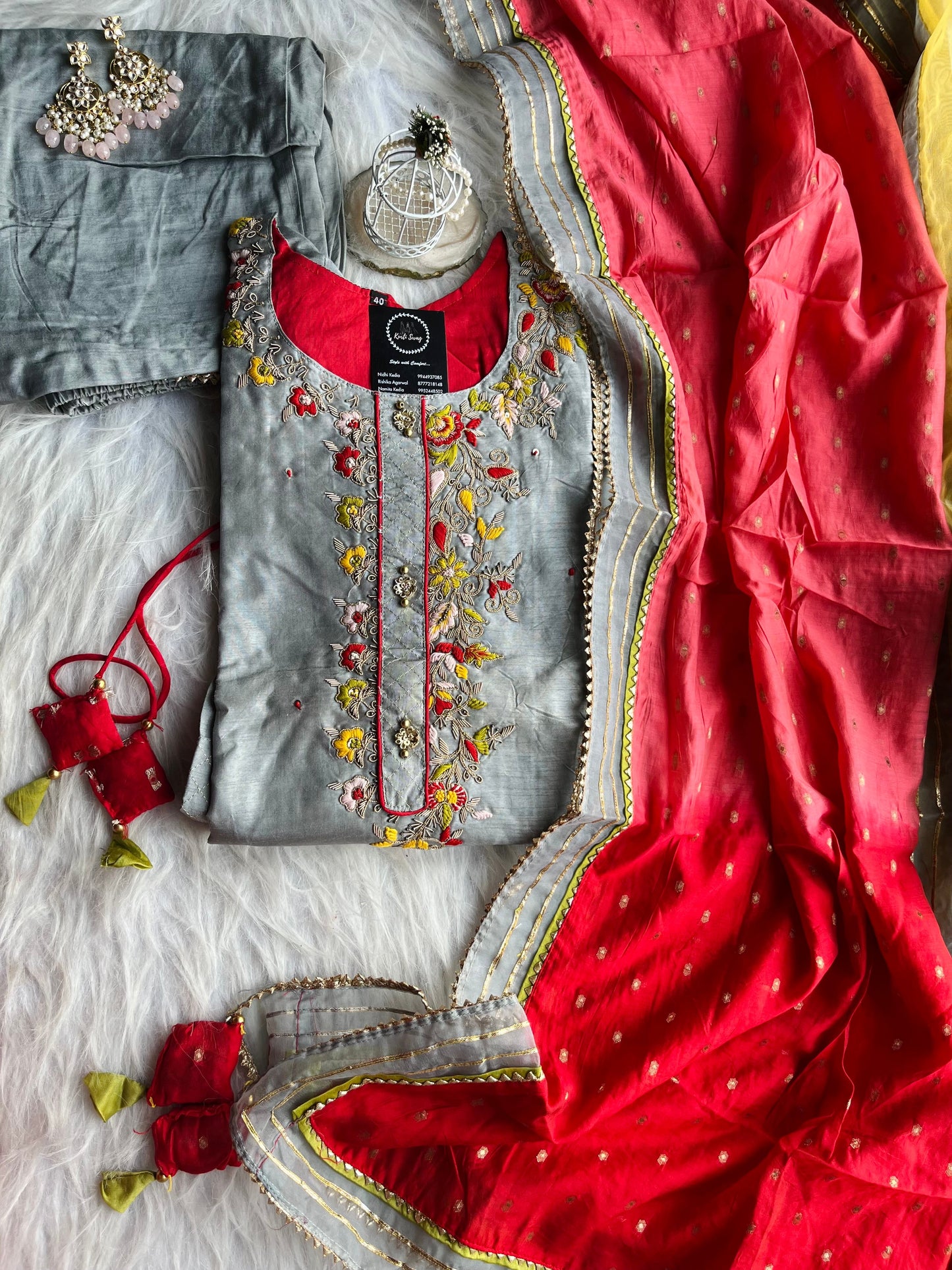 “AARYANA” Dola Silk Festive Suit Set ❤️