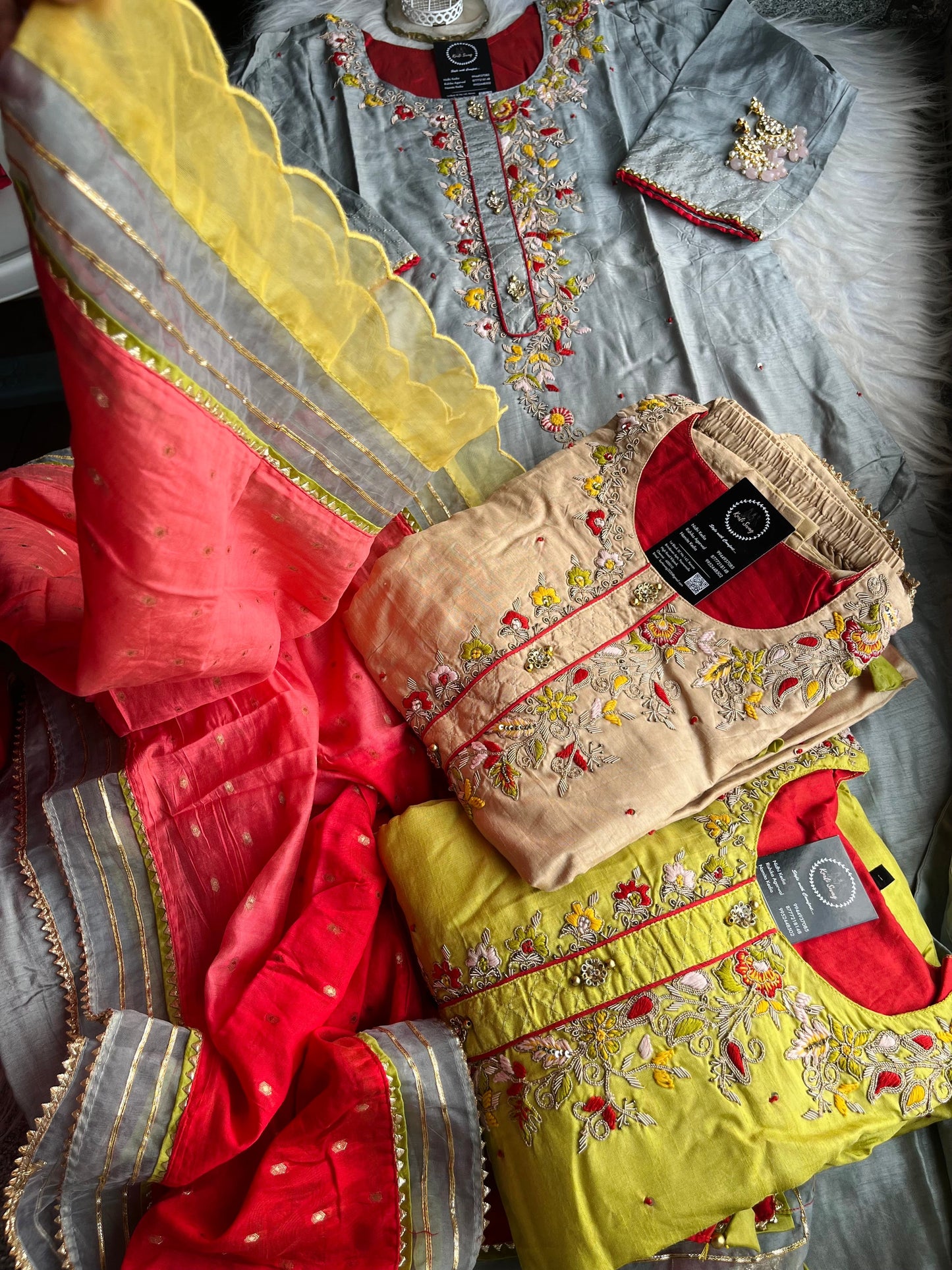 “AARYANA” Dola Silk Festive Suit Set ❤️