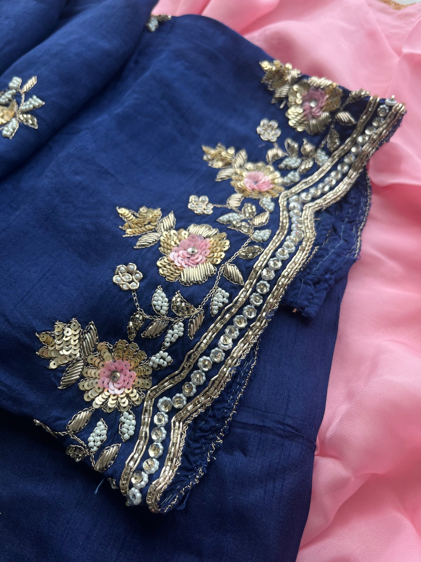 “AARNA” Premium Dola Silk Kurta Set In Navy Blue 💕🧿