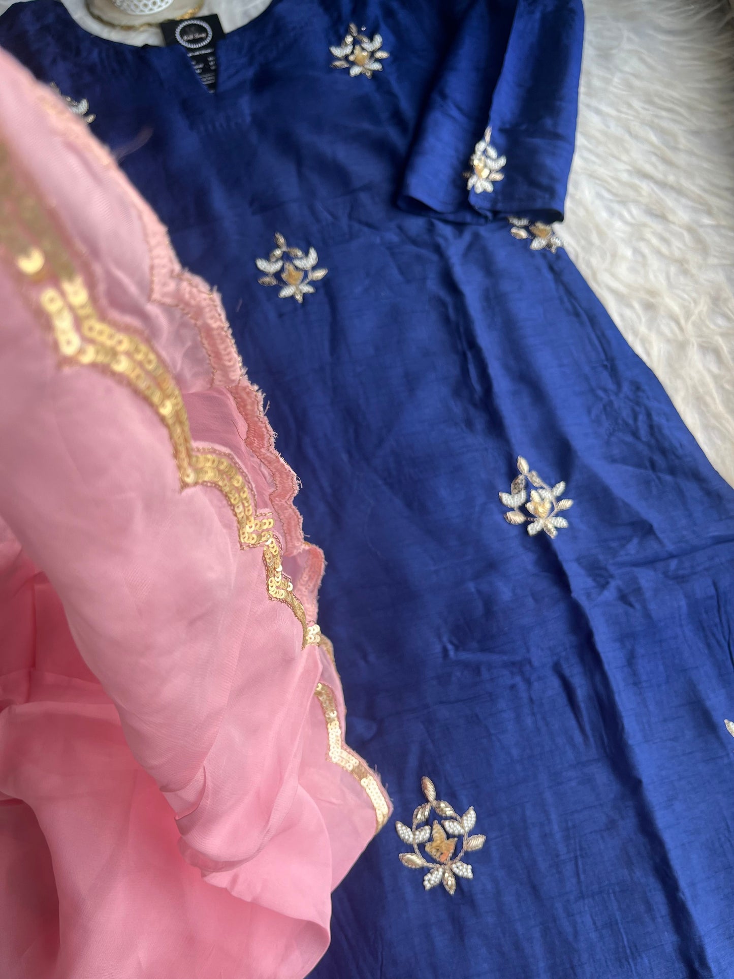 “AARNA” Premium Dola Silk Kurta Set In Navy Blue 💕🧿