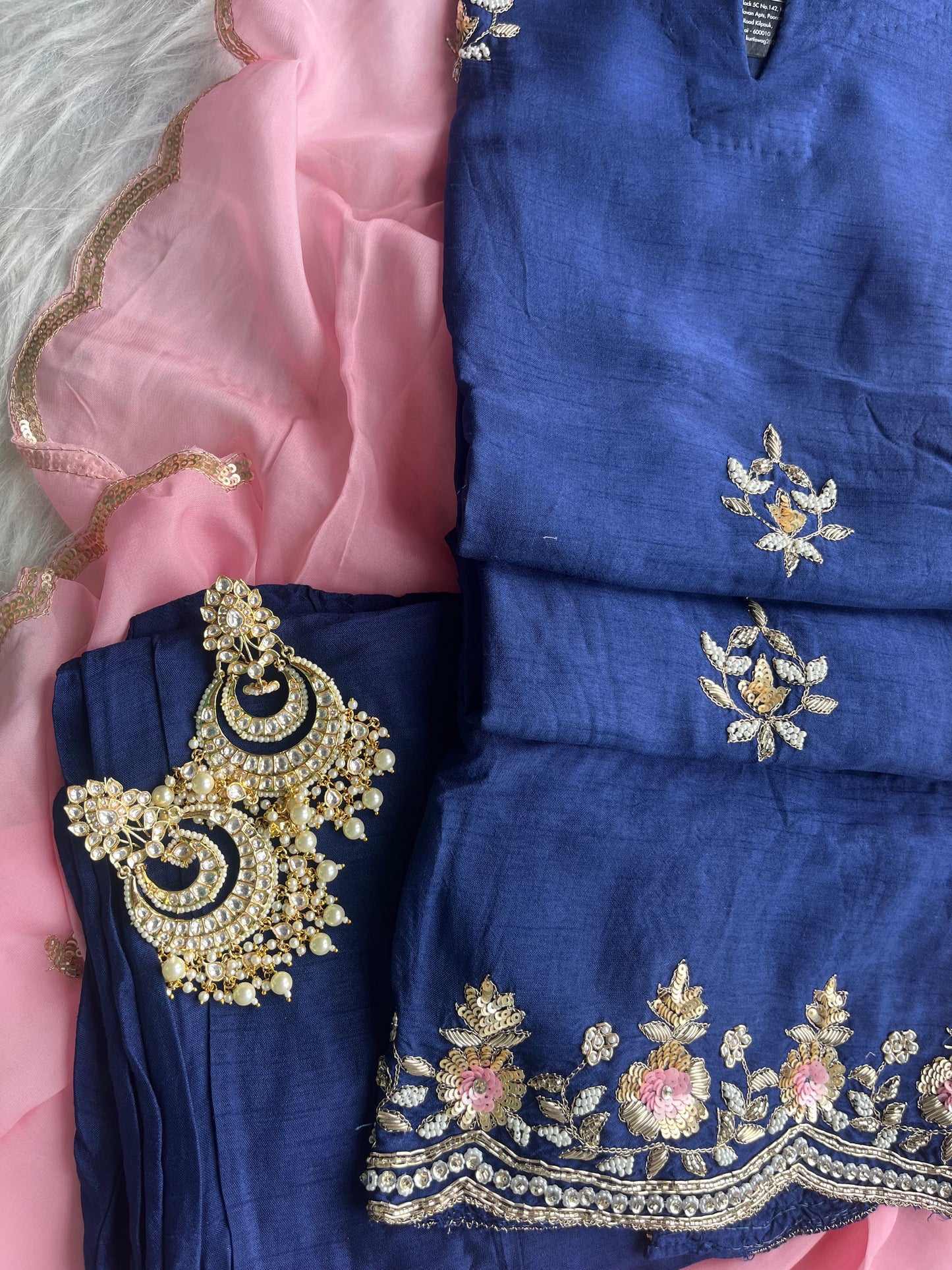 “AARNA” Premium Dola Silk Kurta Set In Navy Blue 💕🧿