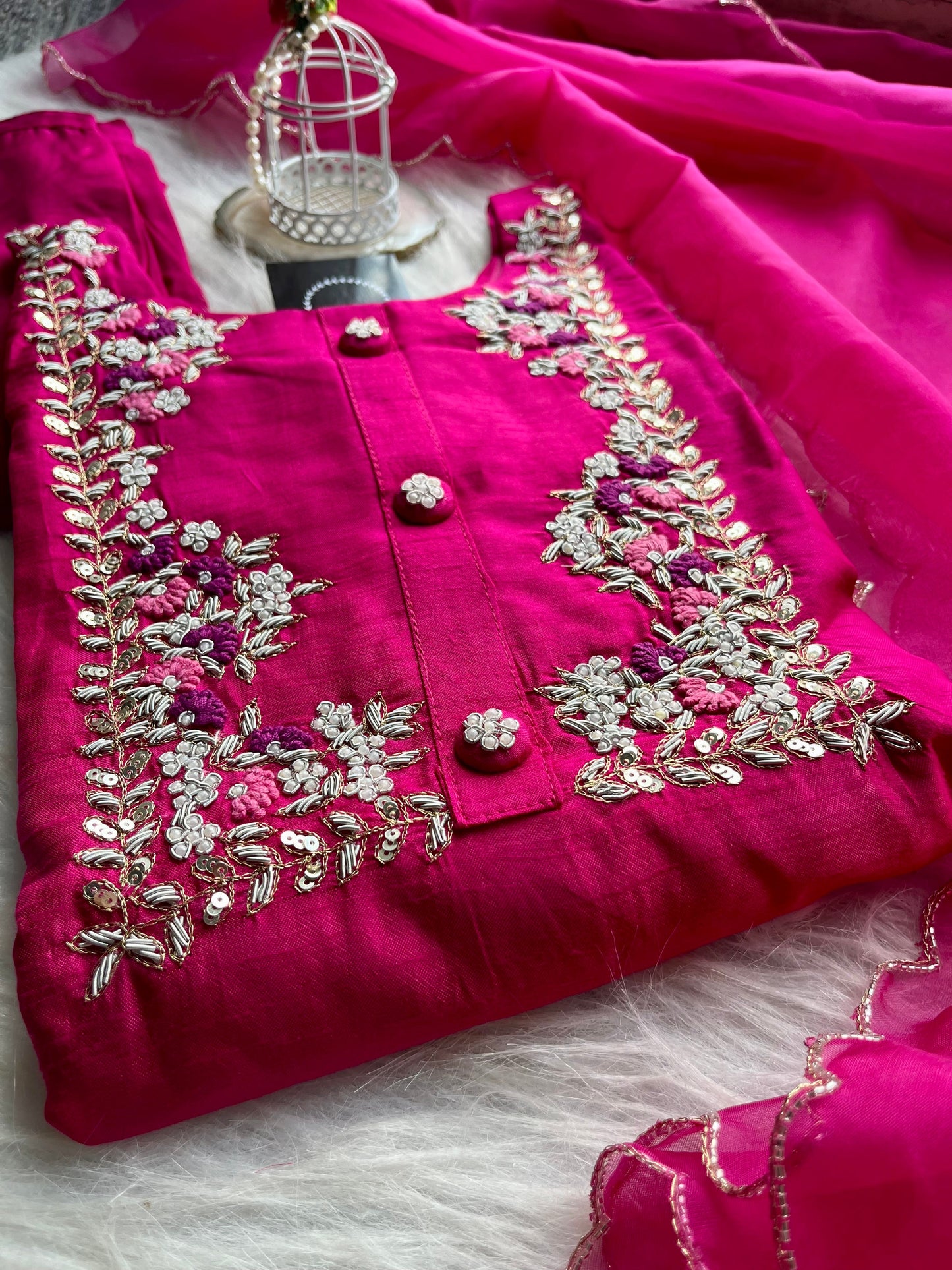 “AADYA” Dola Silk Festive Set In Pink & Red ✨💕