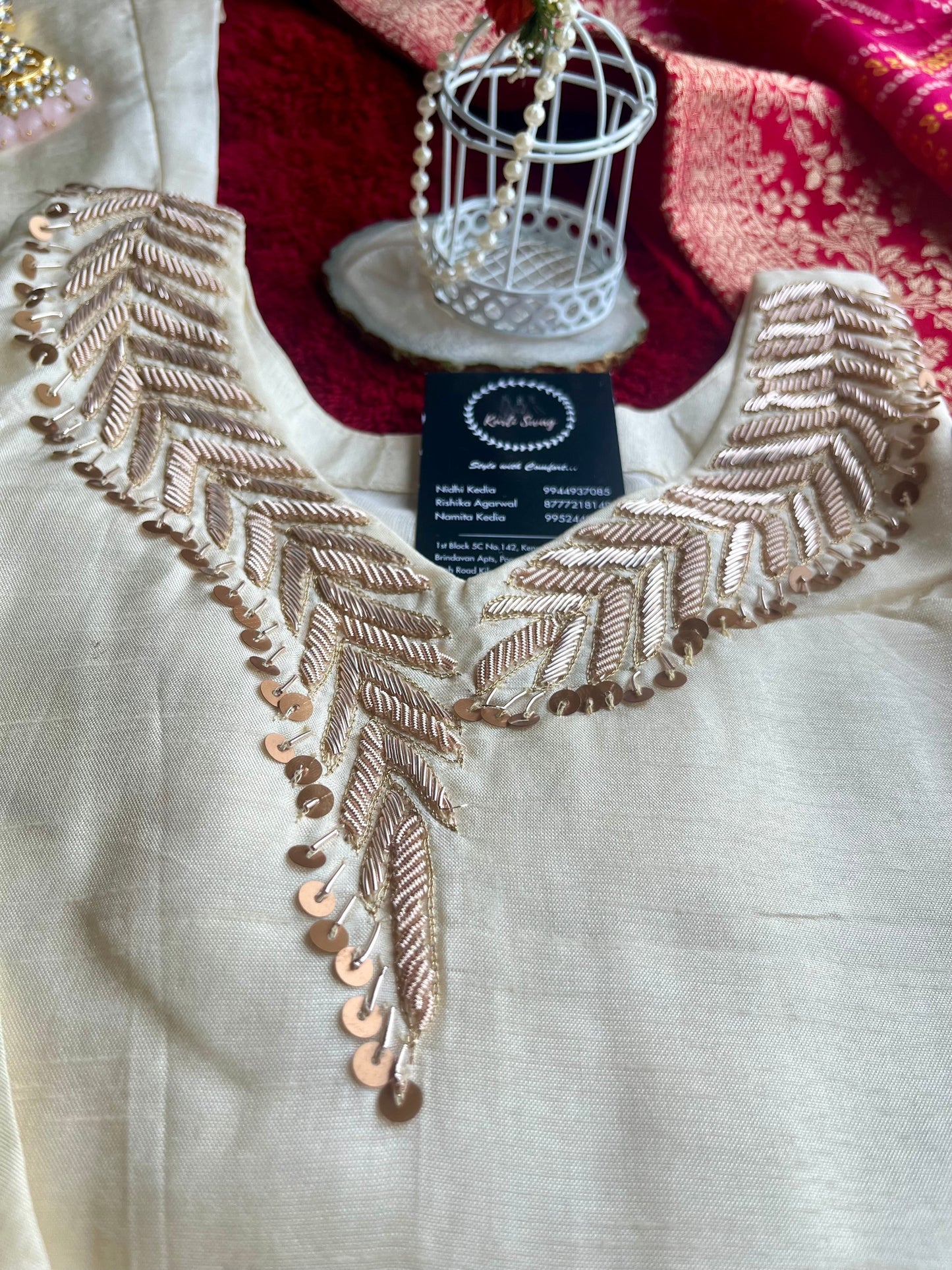 “AMRUTA” Dola Silk Suit Set an Off White 💕✨