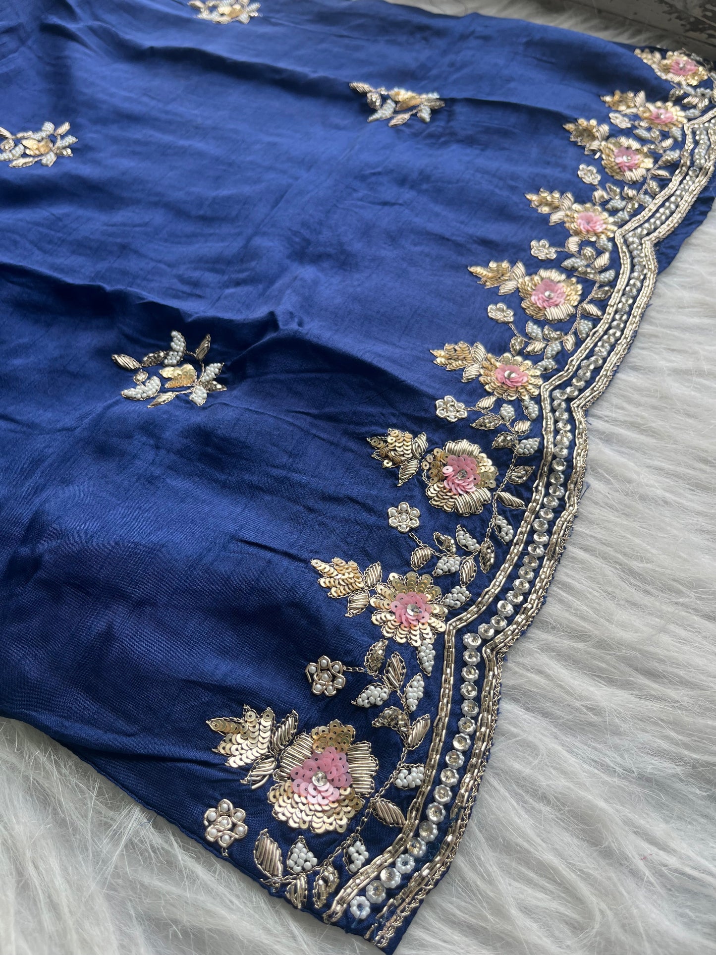 “AARNA” Premium Dola Silk Kurta Set In Navy Blue 💕🧿