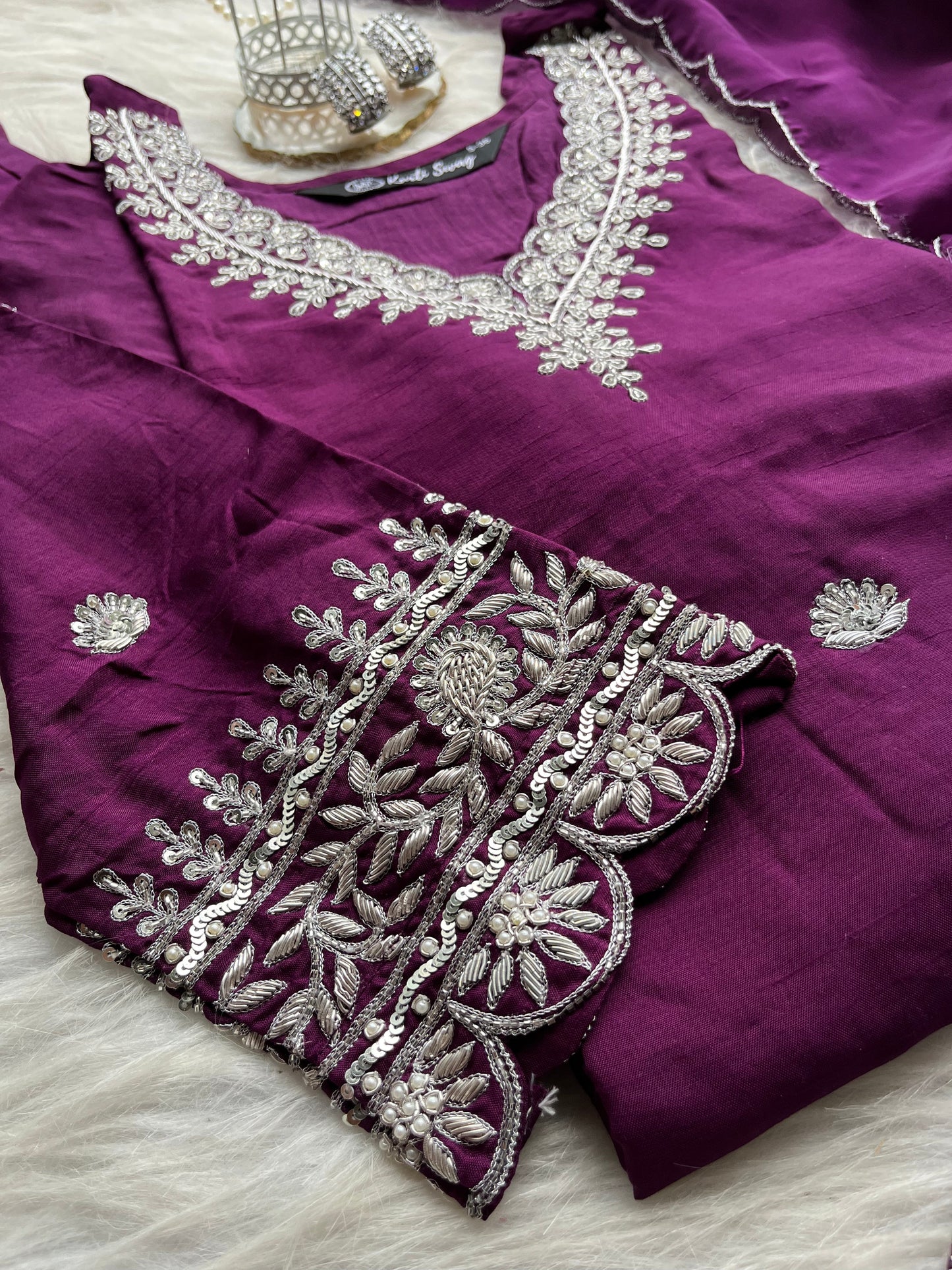 “ANTARA” Premium Festive Embroidered Dola Silk Suit Set✨💕