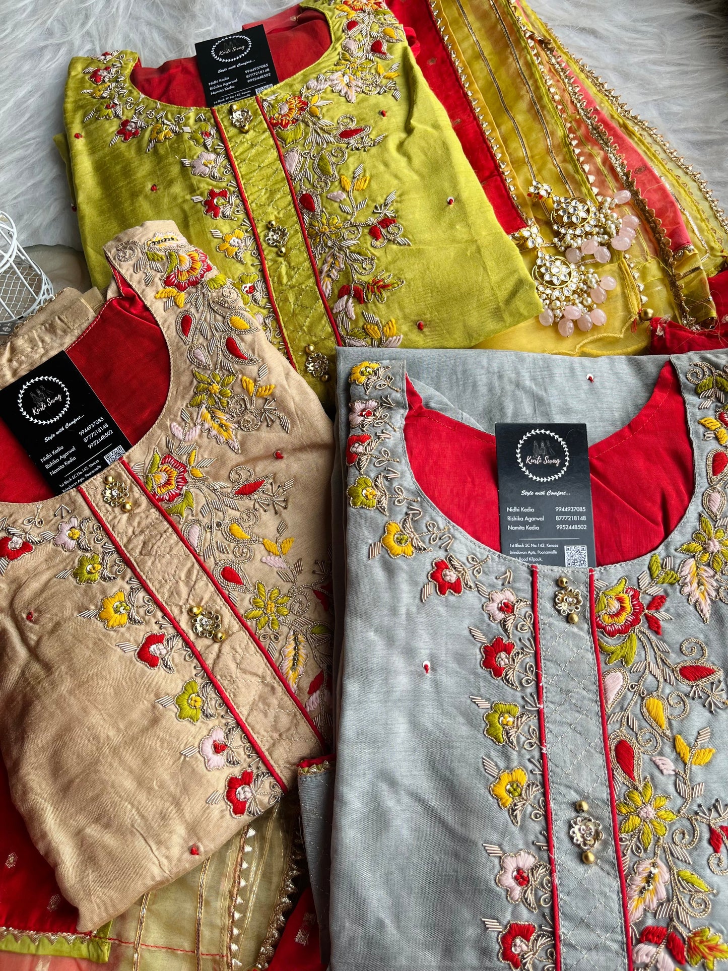 “AARYANA” Dola Silk Festive Suit Set ❤️