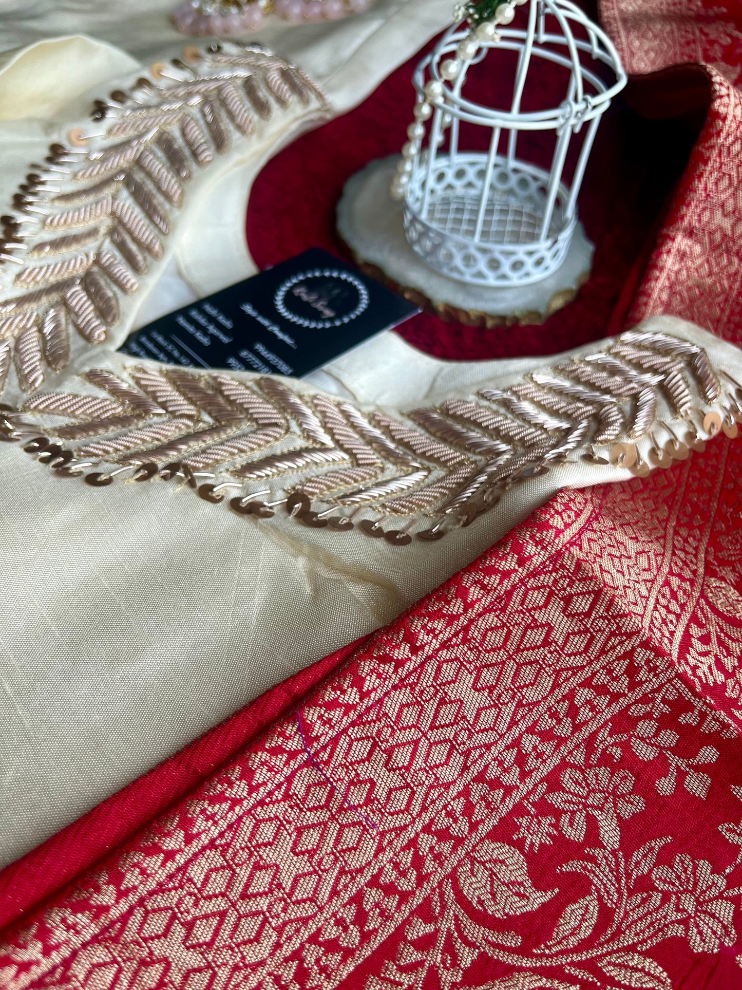 “AMRUTA” Dola Silk Suit Set an Off White 💕✨