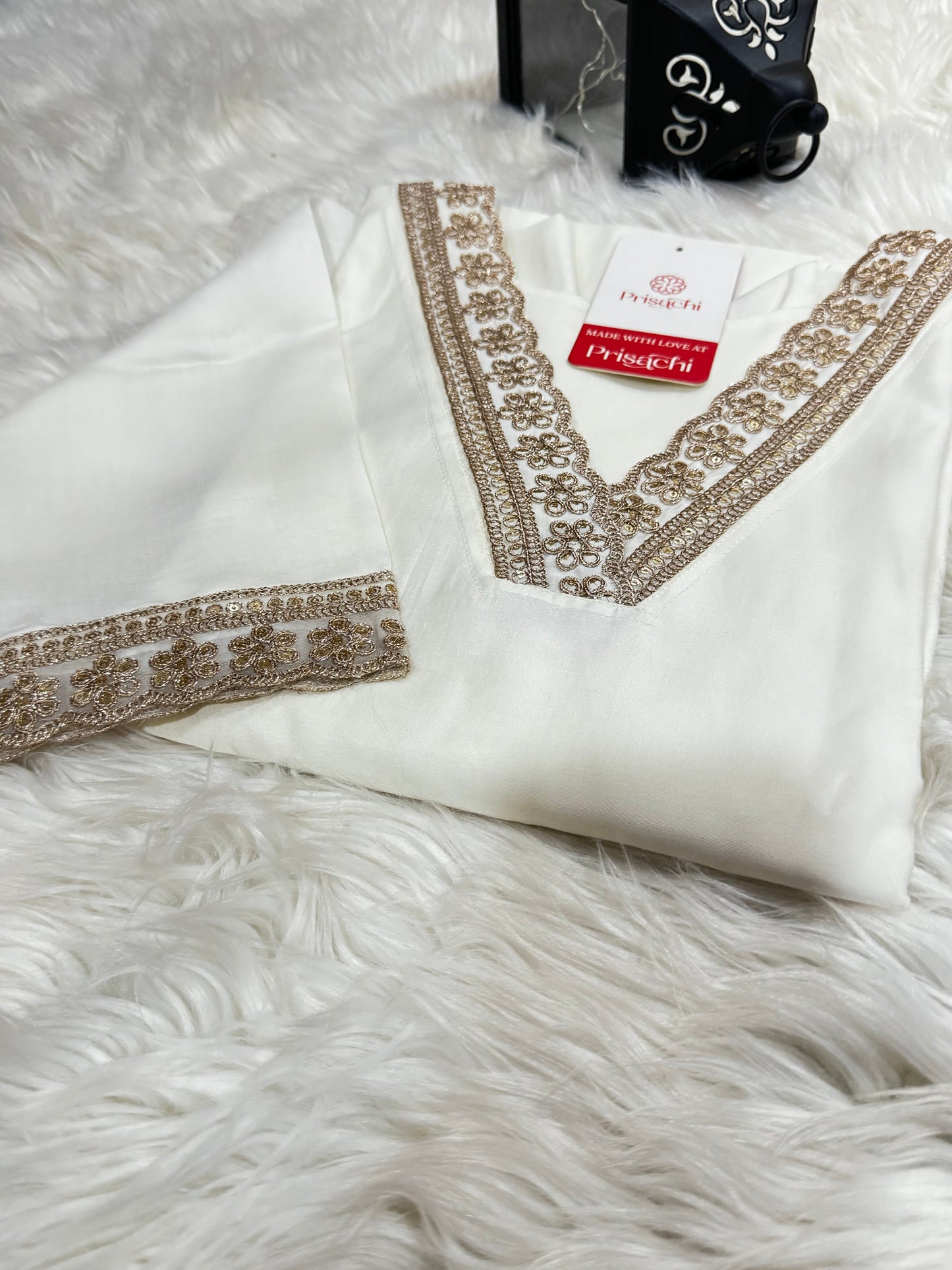 Off White Lilac silk kurta set with Red Lbandhani dupatta