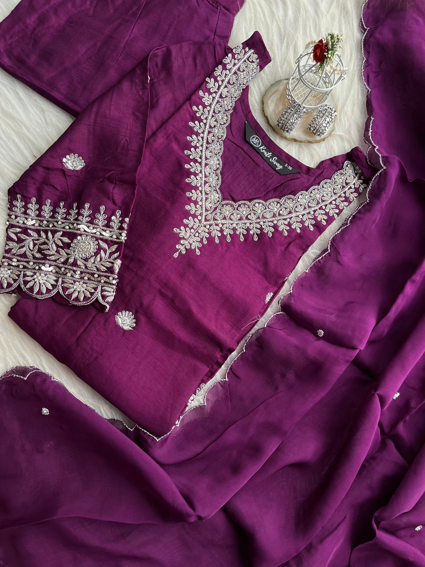“ANTARA” Premium Festive Embroidered Dola Silk Suit Set✨💕